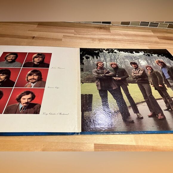 The Moody Blues vinyl record, On the Threshold of a Dream album, great shape - Picture 3 of 3